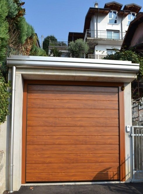 portone per garage in legno