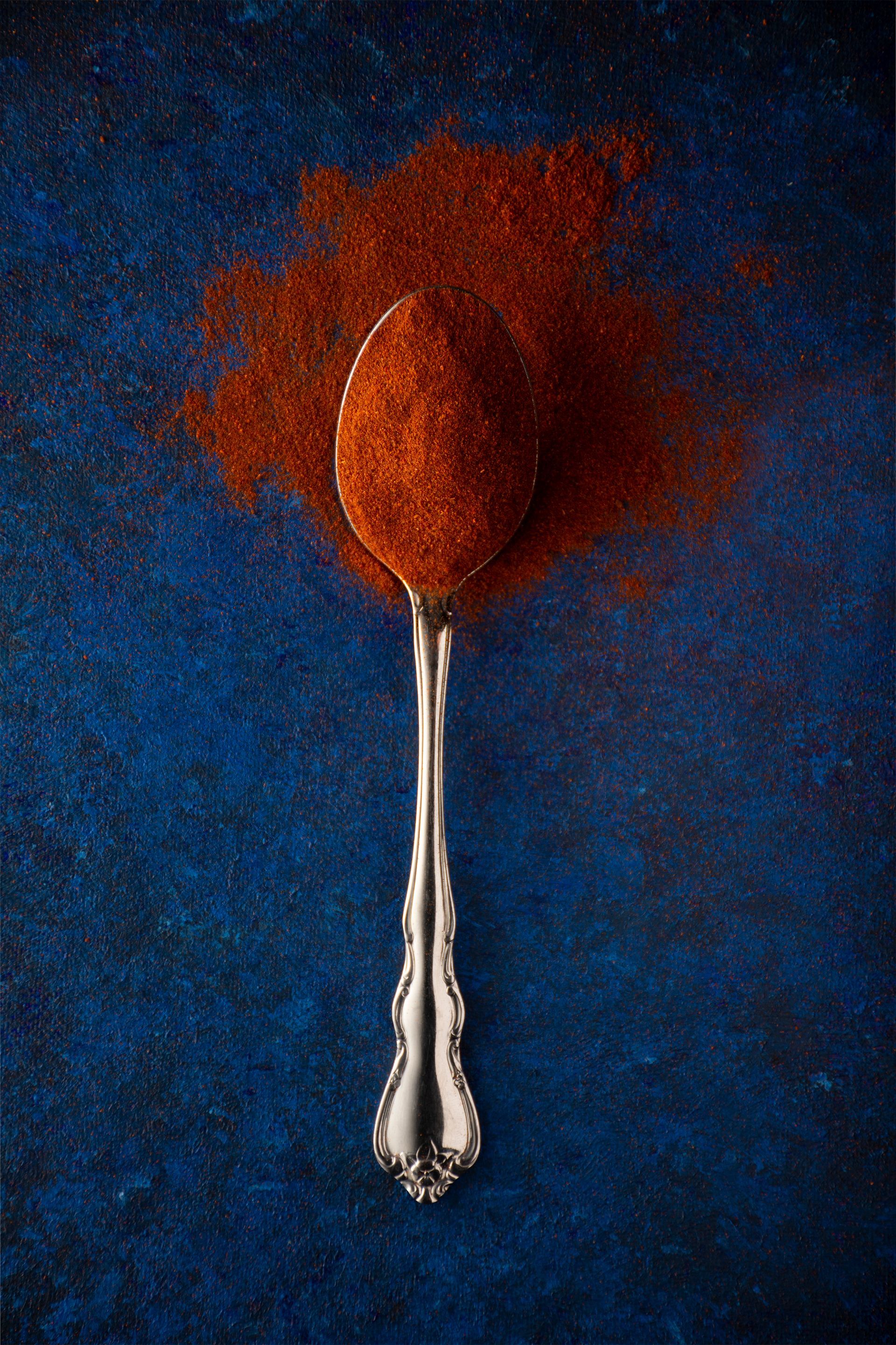 product photography - cinnamon on a spoon