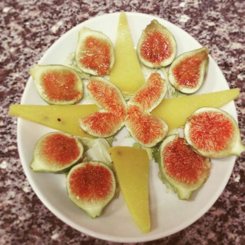 Piatto di fichi e pere ad Enna