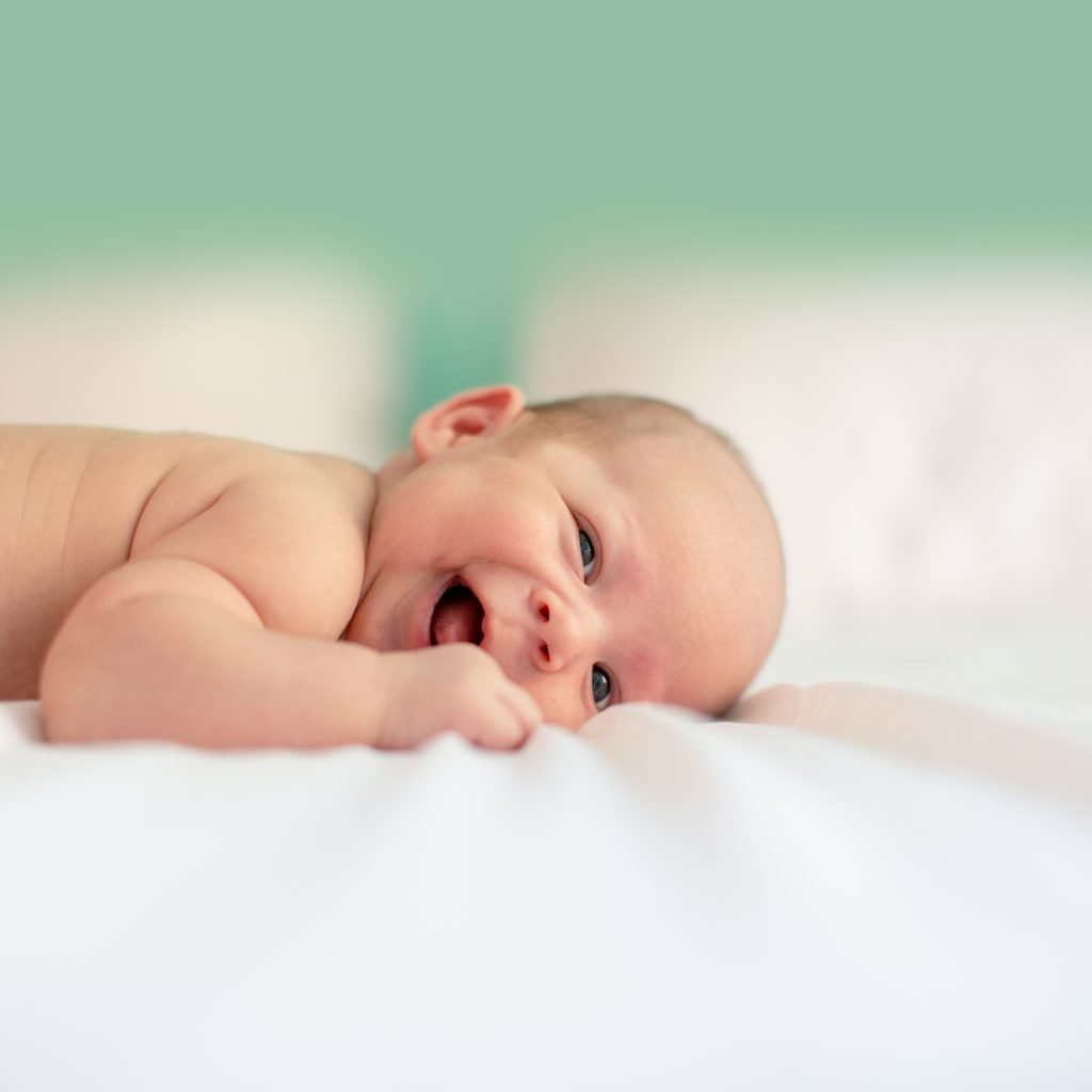 Quiropraxia trata cólicas em bebês