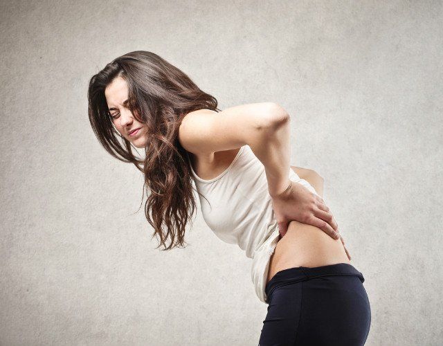 Estudo identifica maior risco de mortalidade para mulheres com dor nas costas