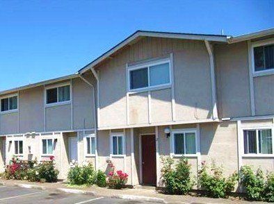 Country Pines Townhomes in McMinnville Oregon