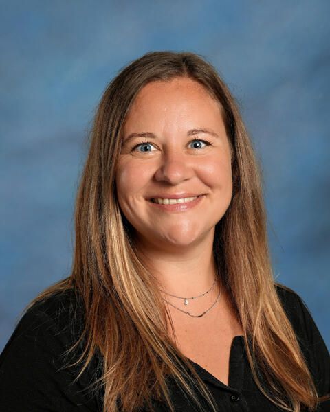 Smiling head shot of Elizabeth Molitor