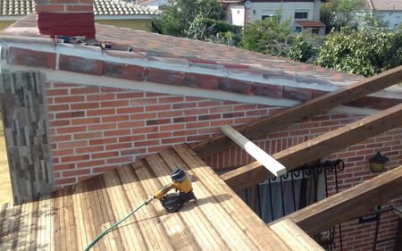 construir tejado con vigas de madera en gerona