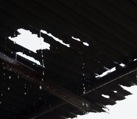 Rehabilitación de tejados con goteras en Girona