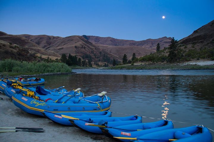 The beautiful scenery of The Salmon River is a great opportunity for moon- and star-gazing.