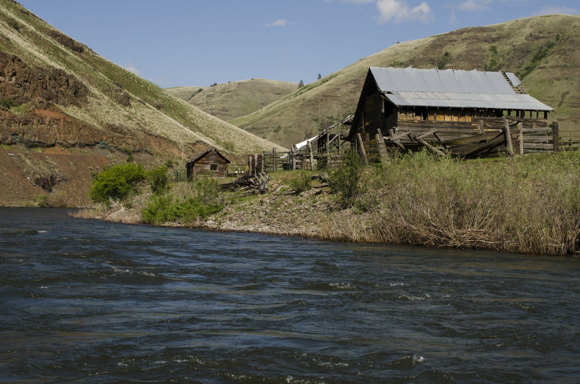 Our 4-day Grand Ronde River adventure is a great way of exploring the scenery. 