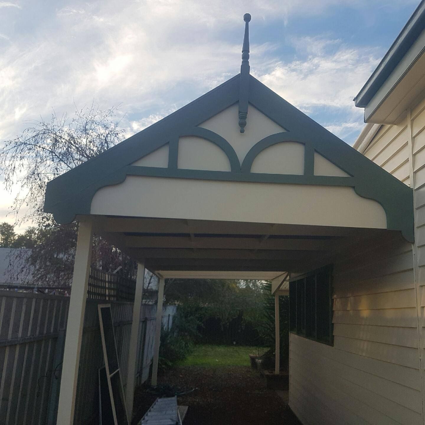A White House With A Green And White Roof – Horsham, VIC - ALK Property Maintenance