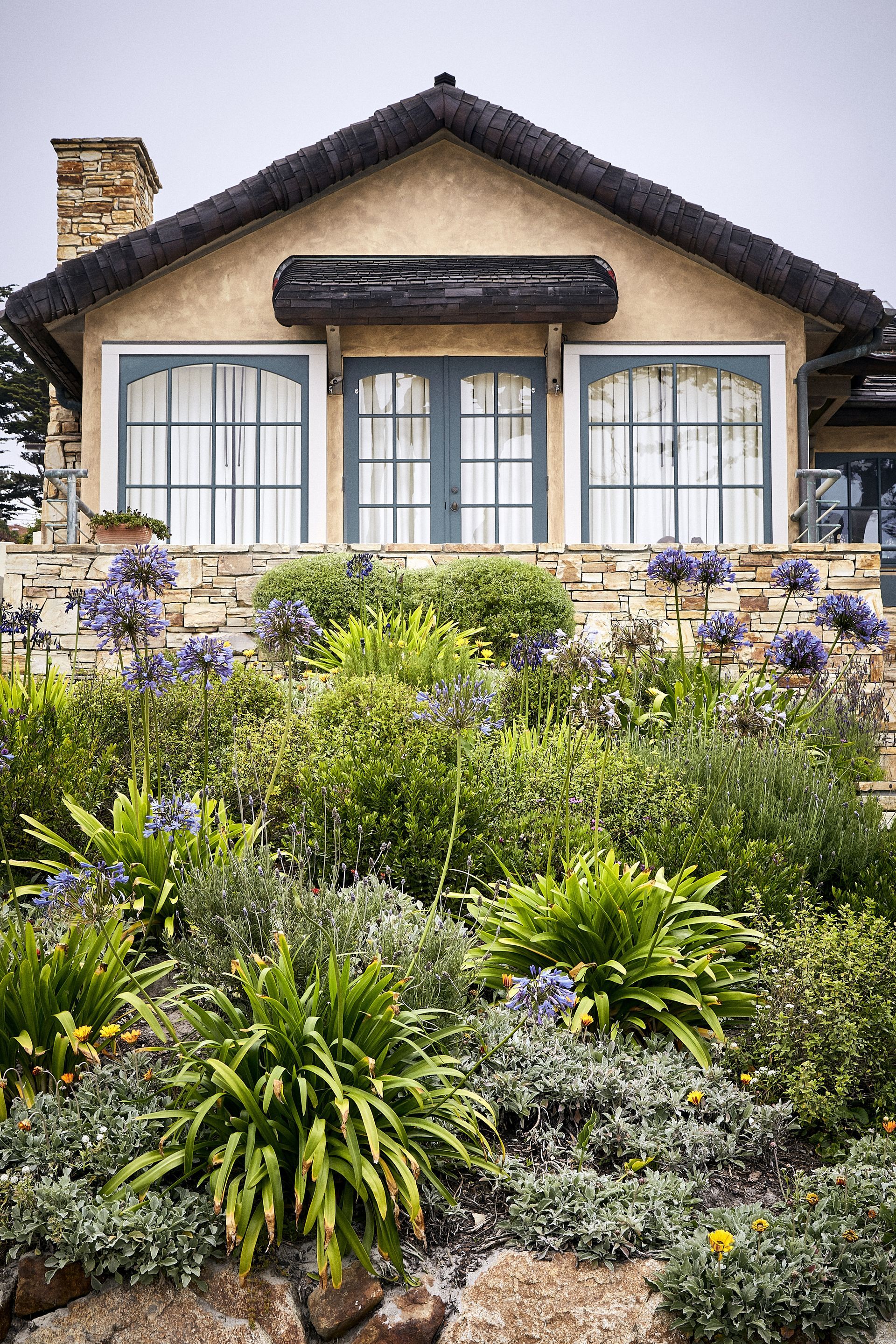 Hardscaping vs. Softscaping: What’s Best for Your Yard?