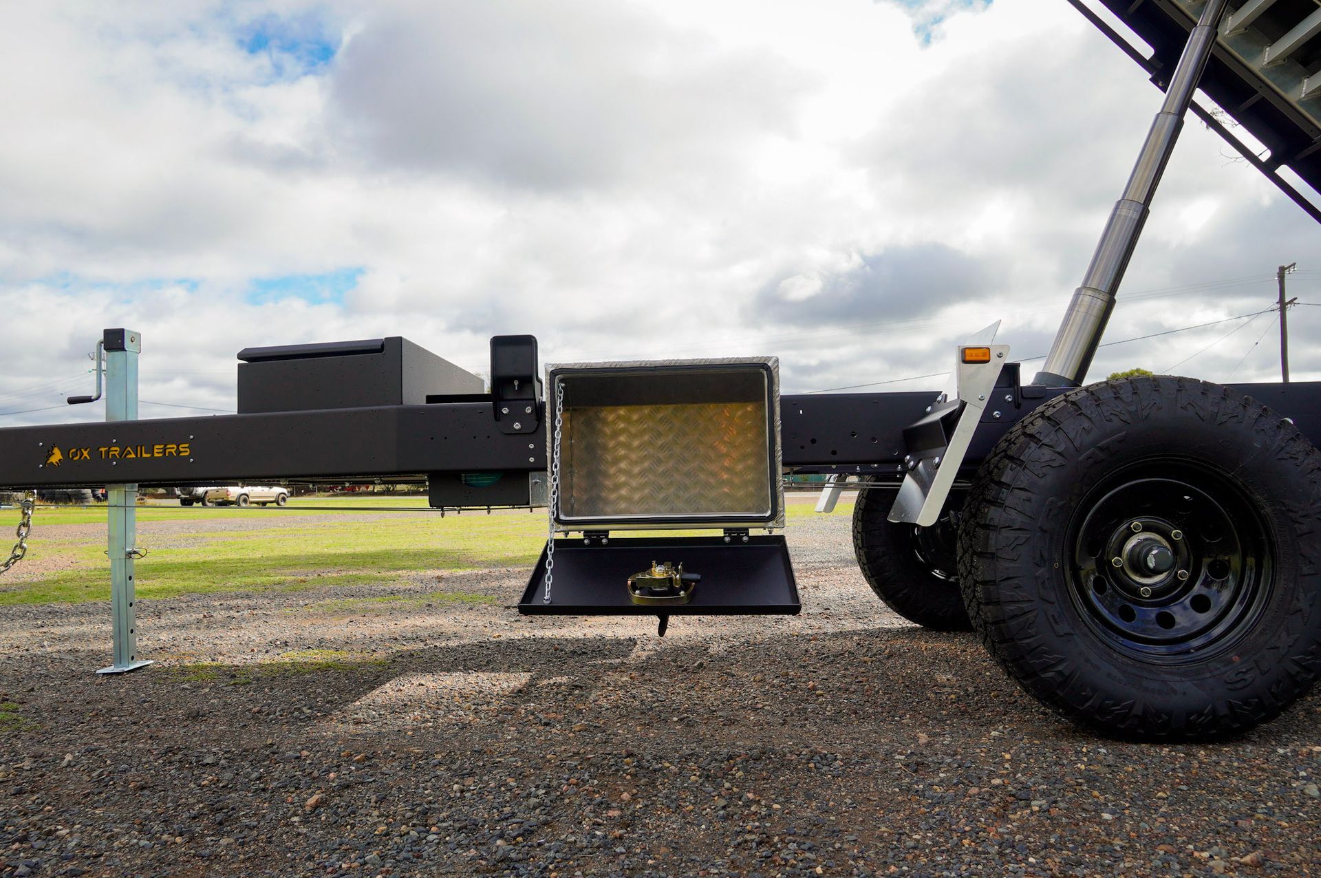 Cruisemaster DO45 coupling on the 4.5-tonne rated chassis of an ox trailer built for the construction industry.