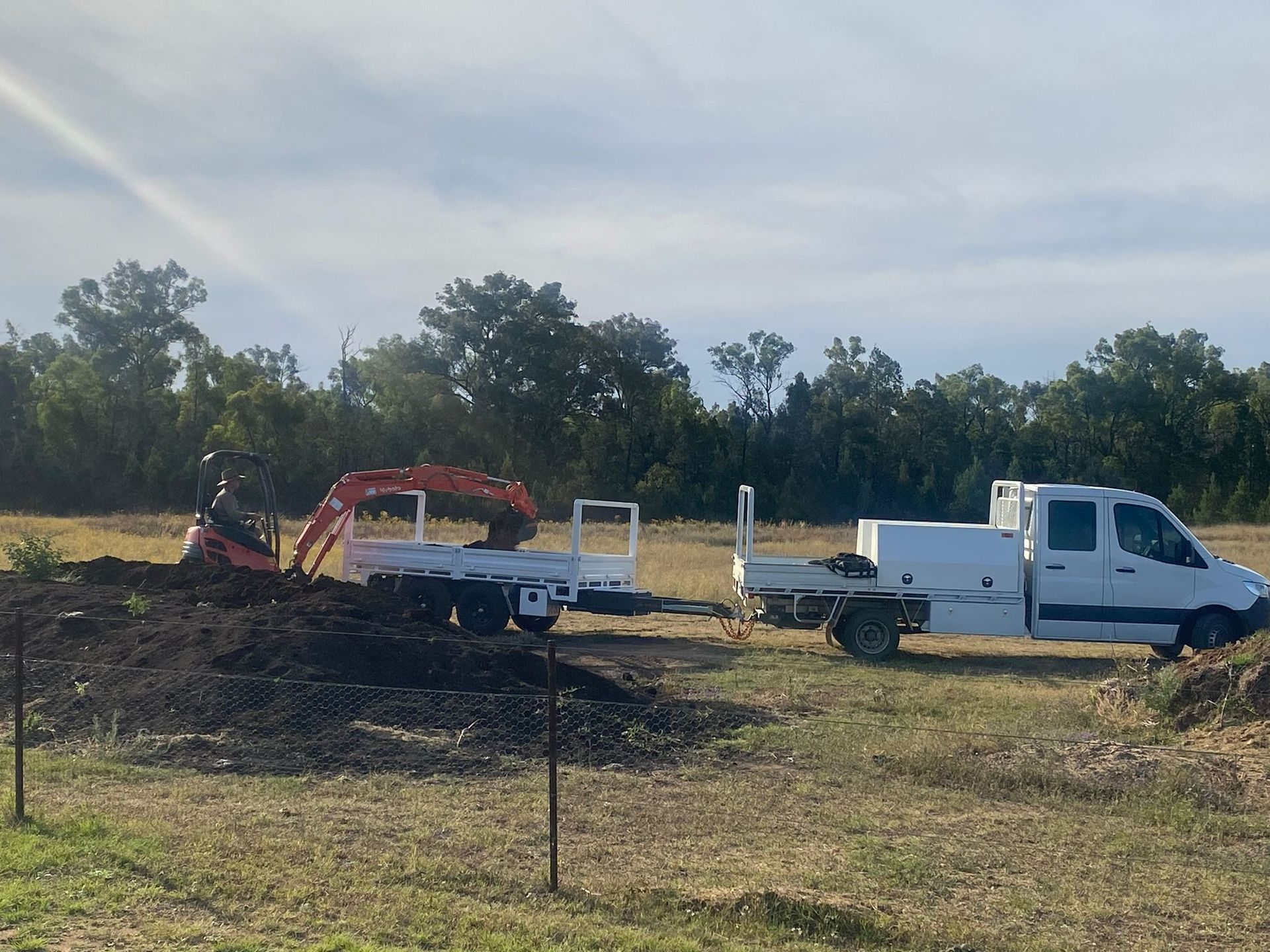Mat Andersons rear tipper trailer in action.