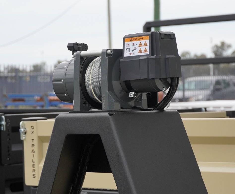 Winch and winch mount for Flat Top Trailer