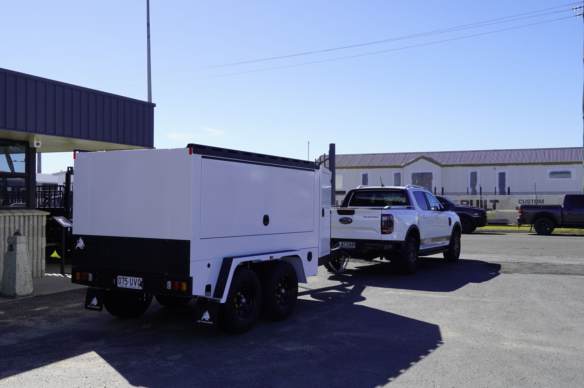 Cruisemaster DO45 coupling on the 4.5-tonne rated chassis of an ox trailer built for the construction industry.