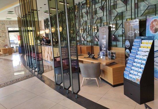 Info Stand, Διανομή σε ξενοδοχεία 