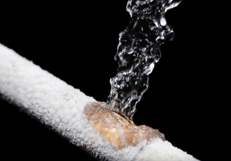 thaw-frozen-water-pipe
