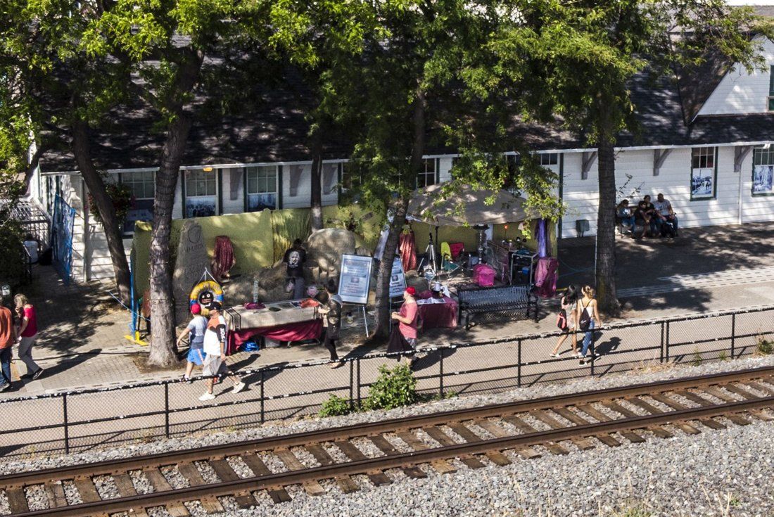 sand sculpture artist white rock sand