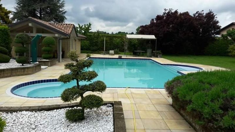 piscina all'aperto