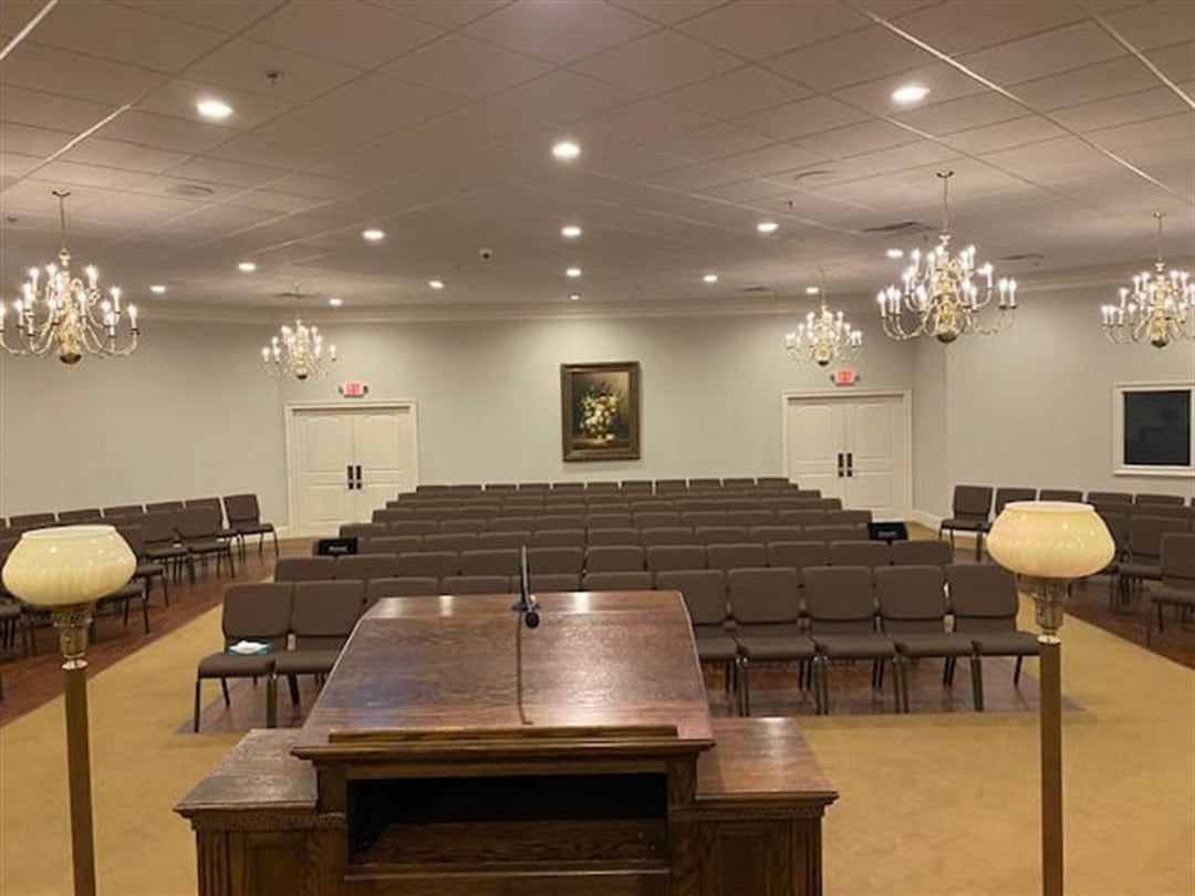 Harris-Nadeau Mortuary service room