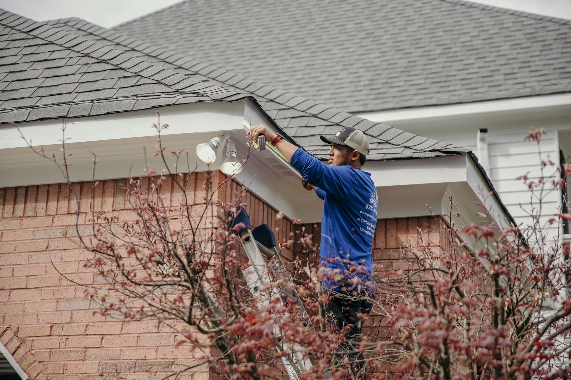 Labor Cost to Install Gutters