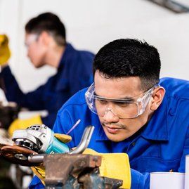 Manufacturing engineer
