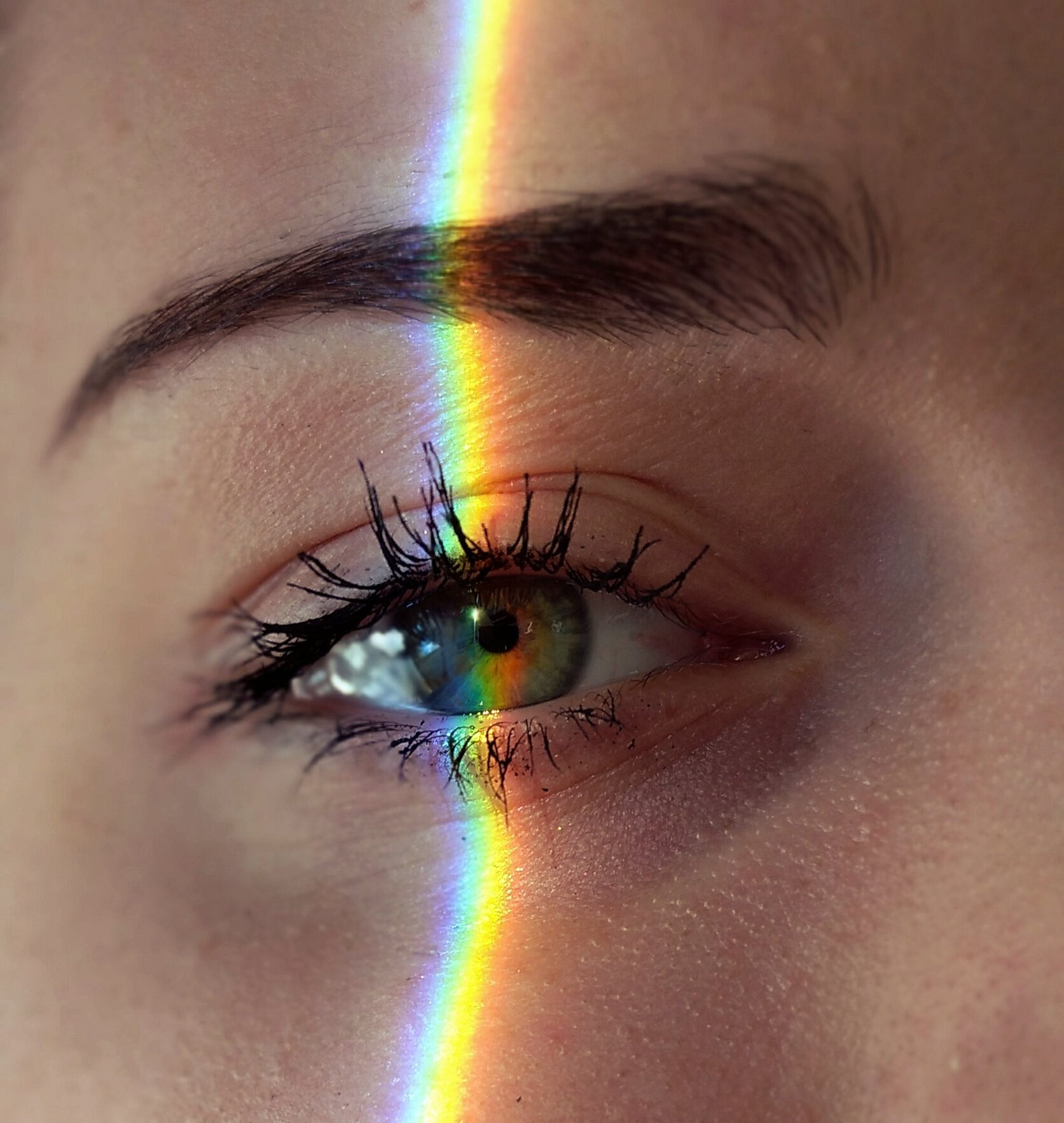 rainbow light eye