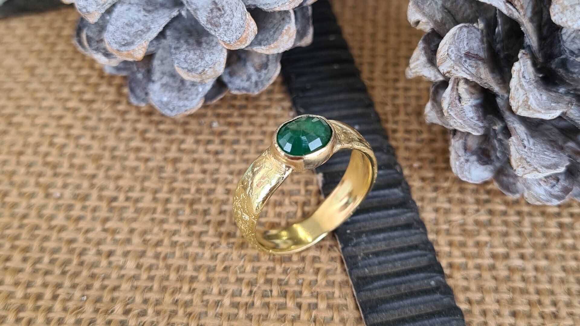 ברקת - אמרלד (Emerald) - אבן הלידה של חודש מאי