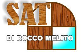 Logo per SAT, azienda produttrice di serramenti. Testo e sfondo in legno.