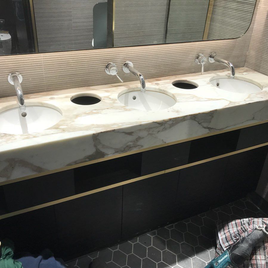 Marble Worktops in London Hotel Bathroom