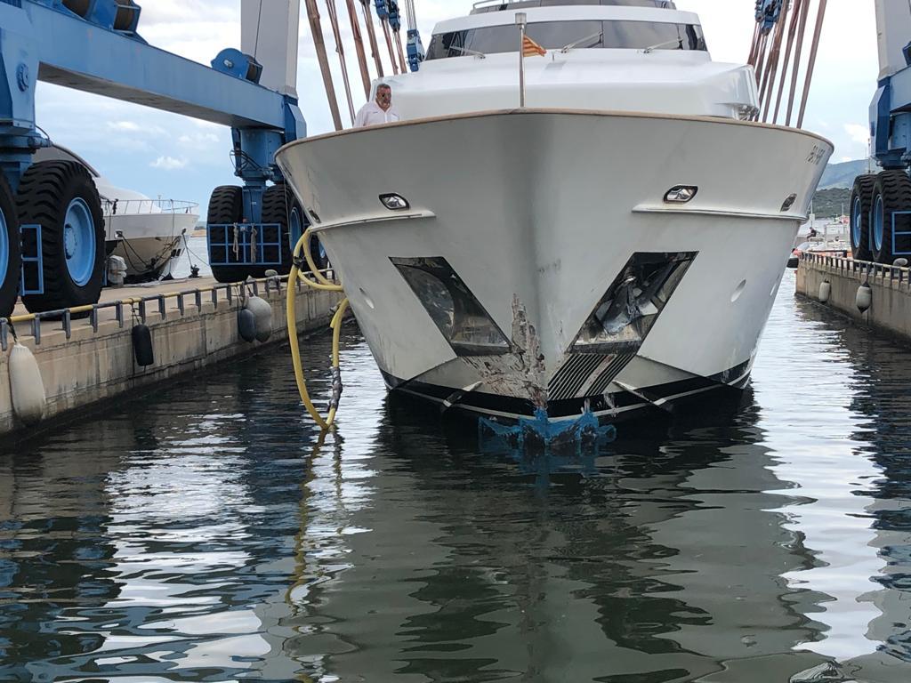 nave attraccata in una banchina