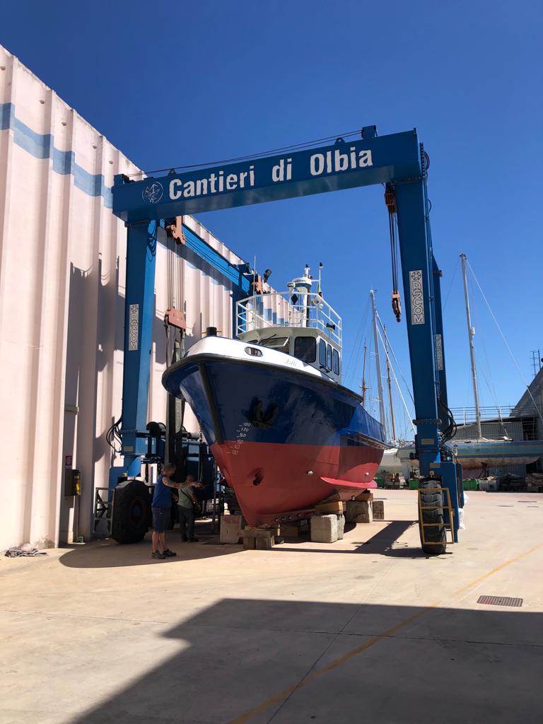 banchina realizzata in legno con resine epossidiche