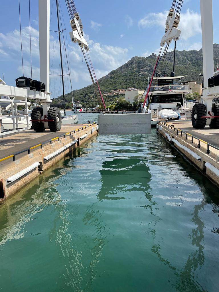 banchine con imbarcazioni