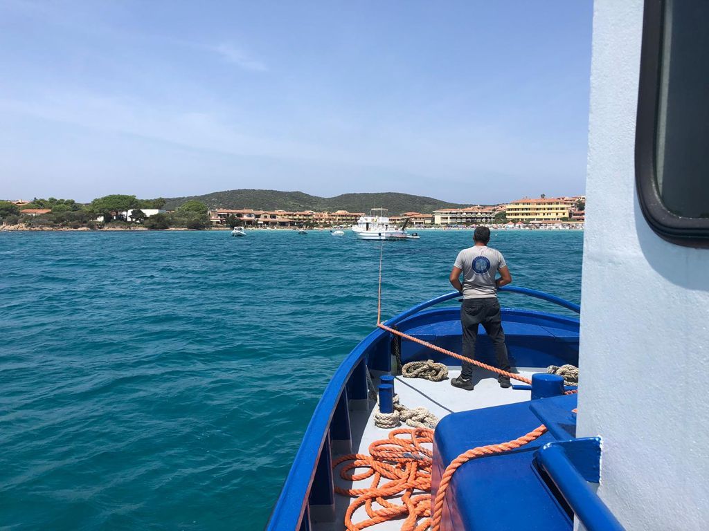 rimorchio imbarcazione da parte degli operai