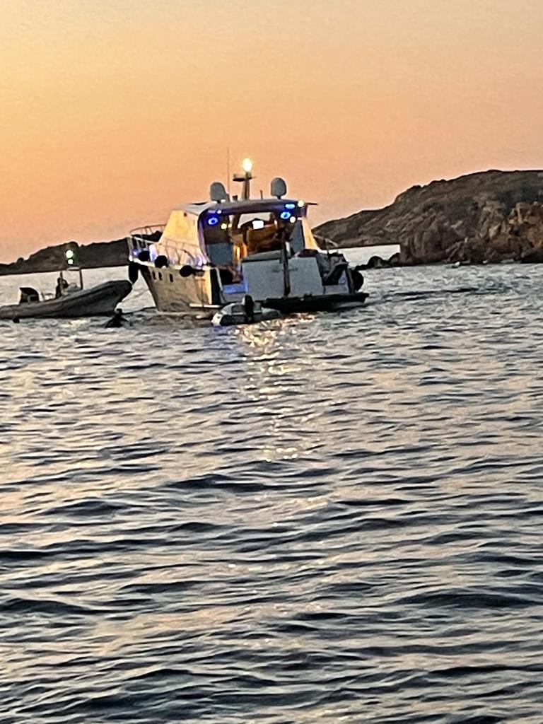 barca in difficoltà