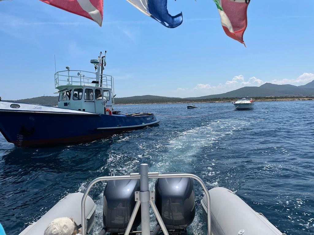 operazione di salvataggio barche