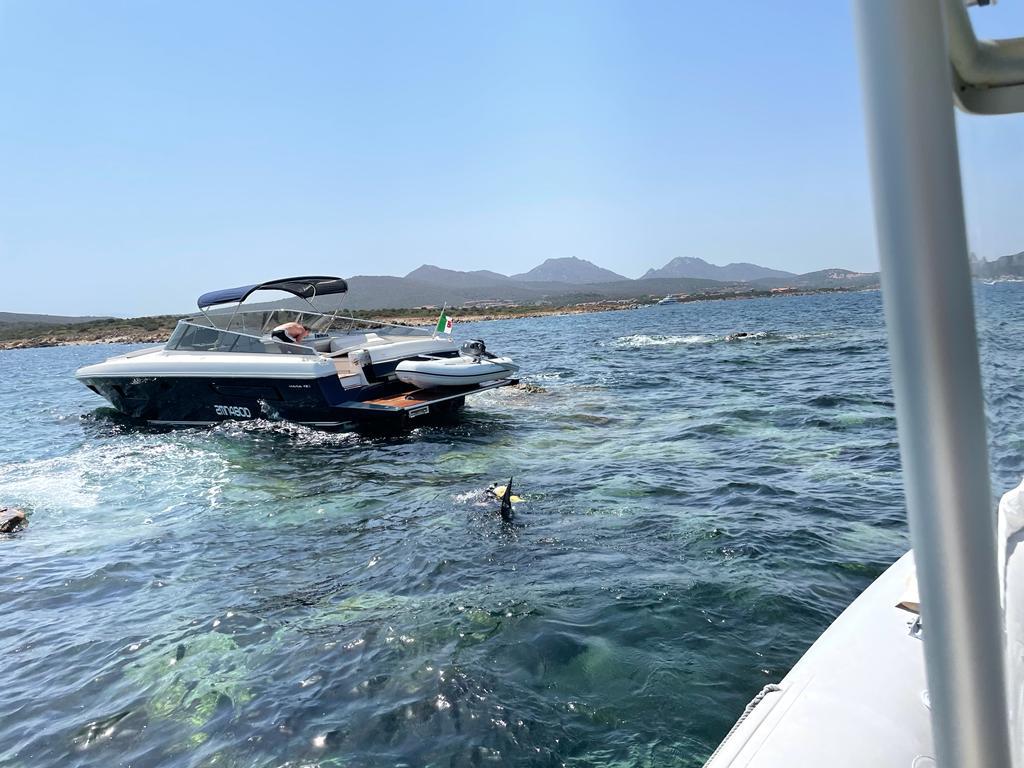 imbarcazioni mentre vengono recuperate