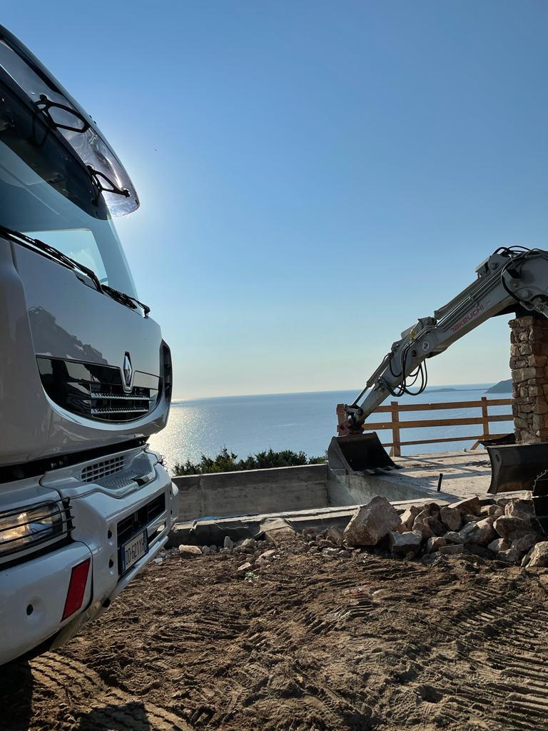 escavatore in azione