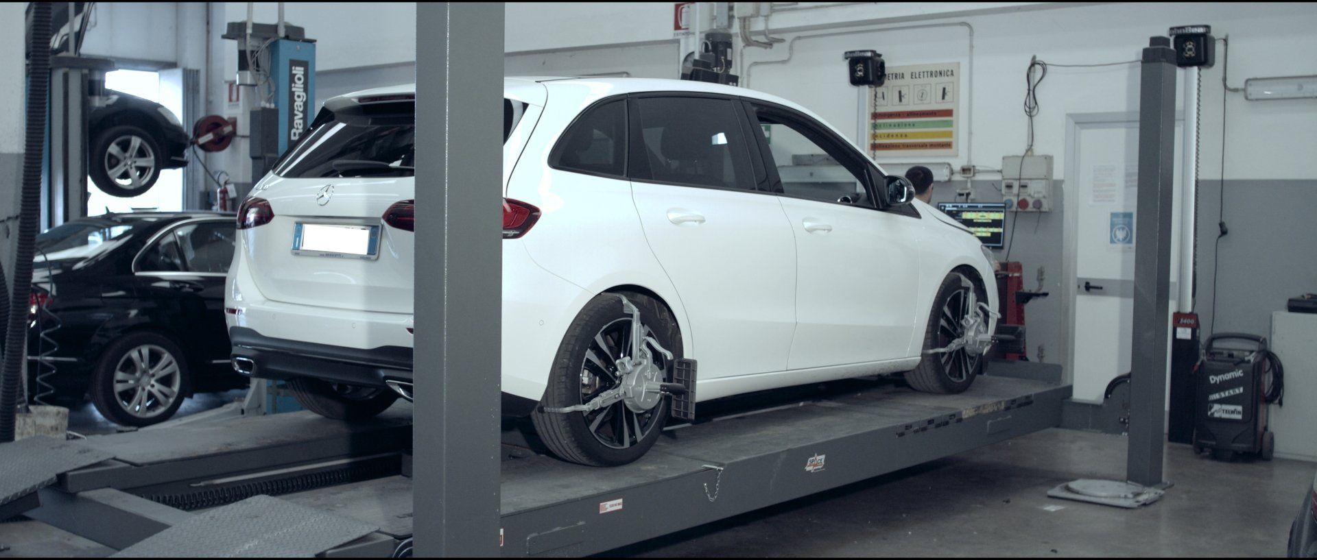 laboratorio dell'autofficina