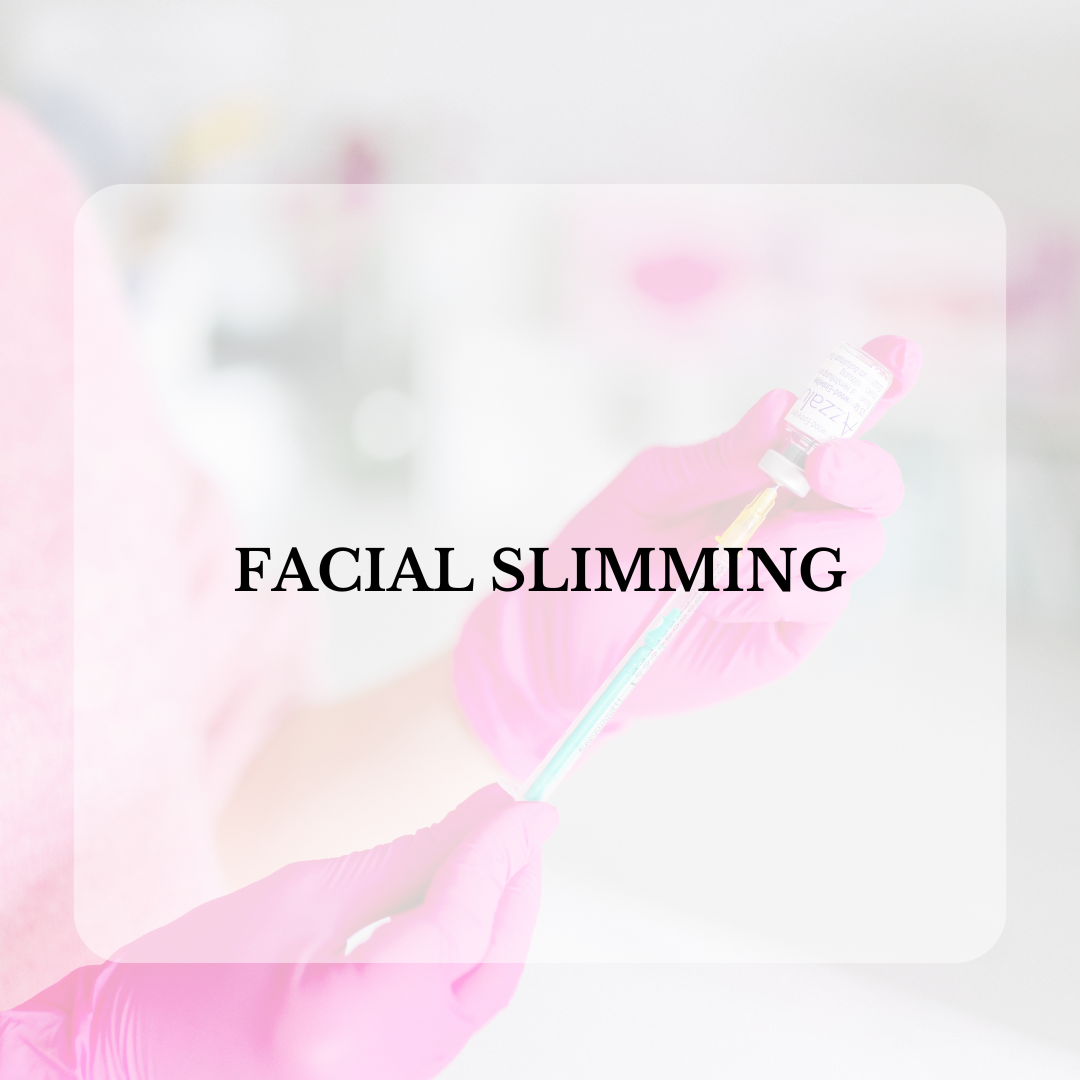 Eine Frau bekommt eine Botox-Injektion ins Gesicht.