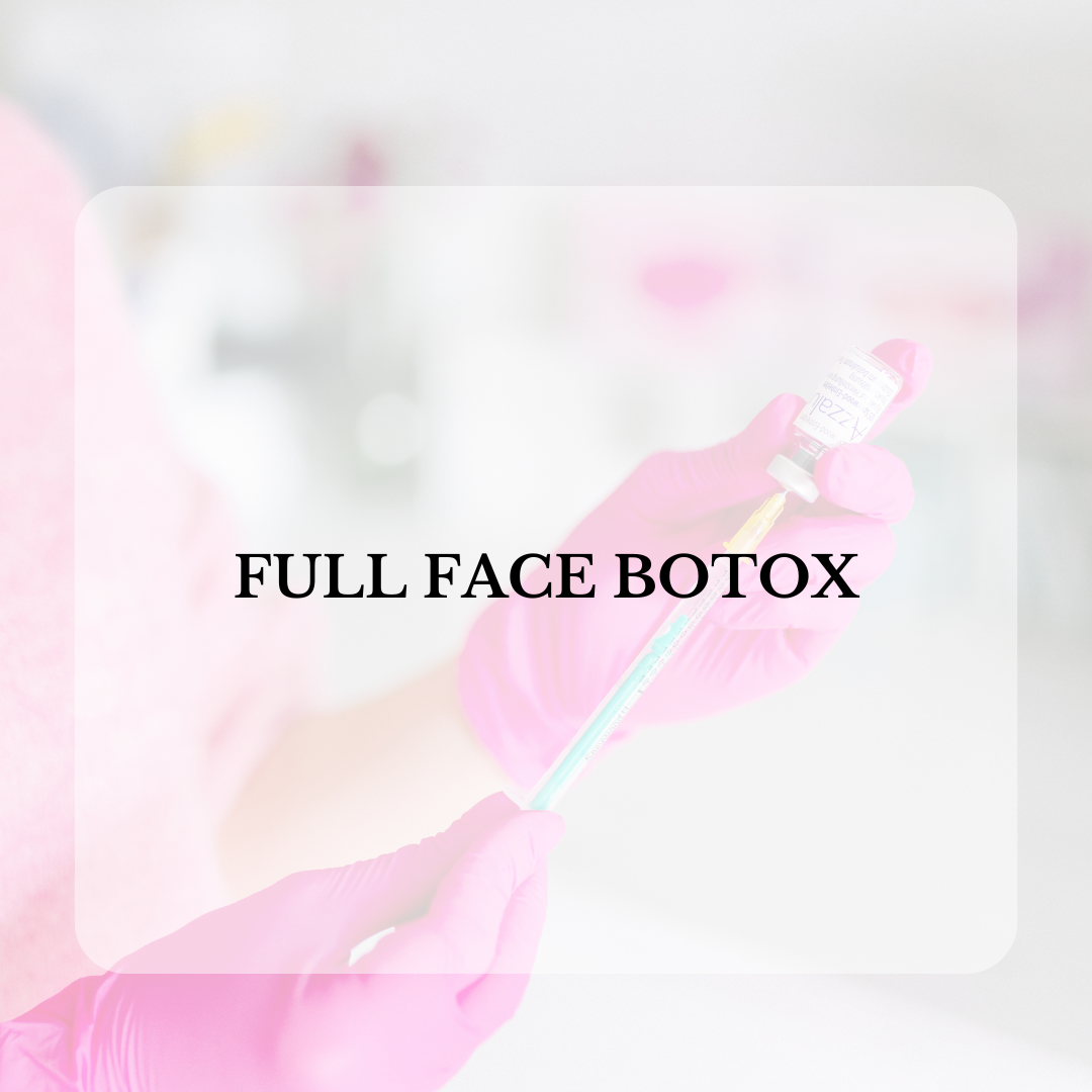 Eine Frau bekommt eine Botox-Injektion ins Gesicht.