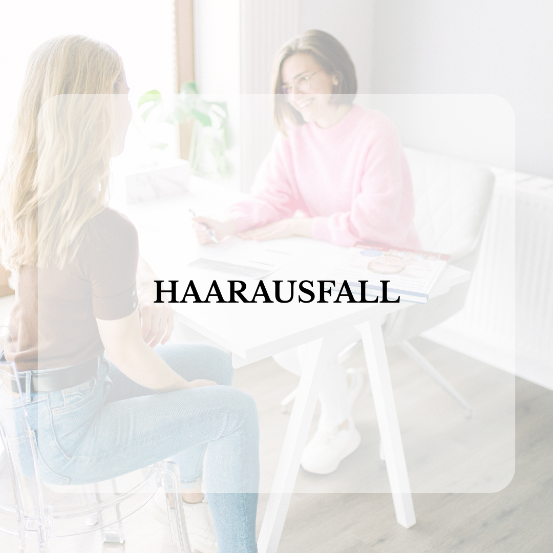 Eine Frau bekommt eine Botox-Injektion ins Gesicht.