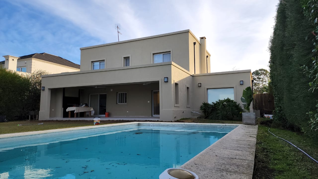 ARQUITECTO LEANDRO FUSERO