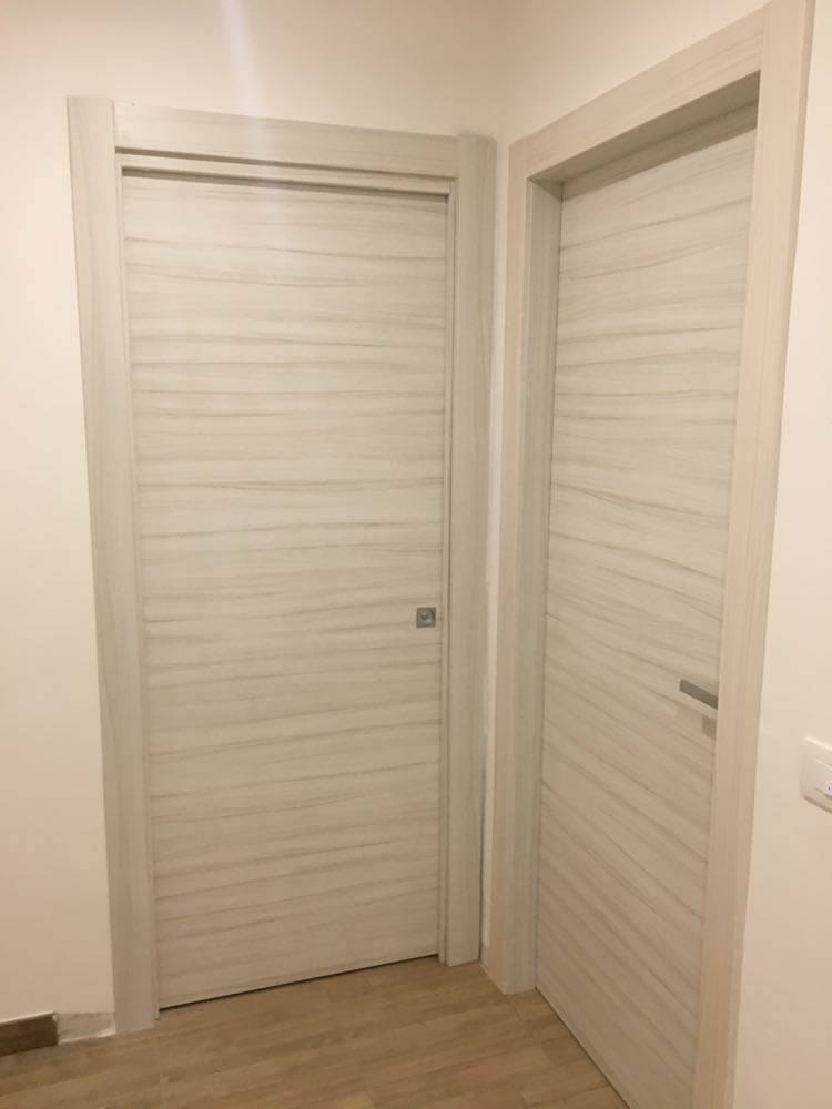 porte per interni in legno chiaro
