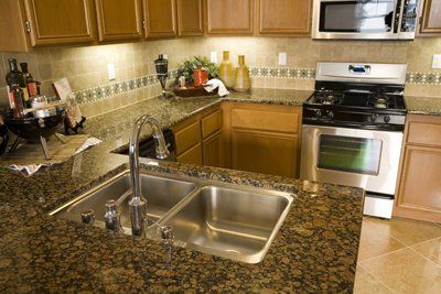 Sink integrated in countertop