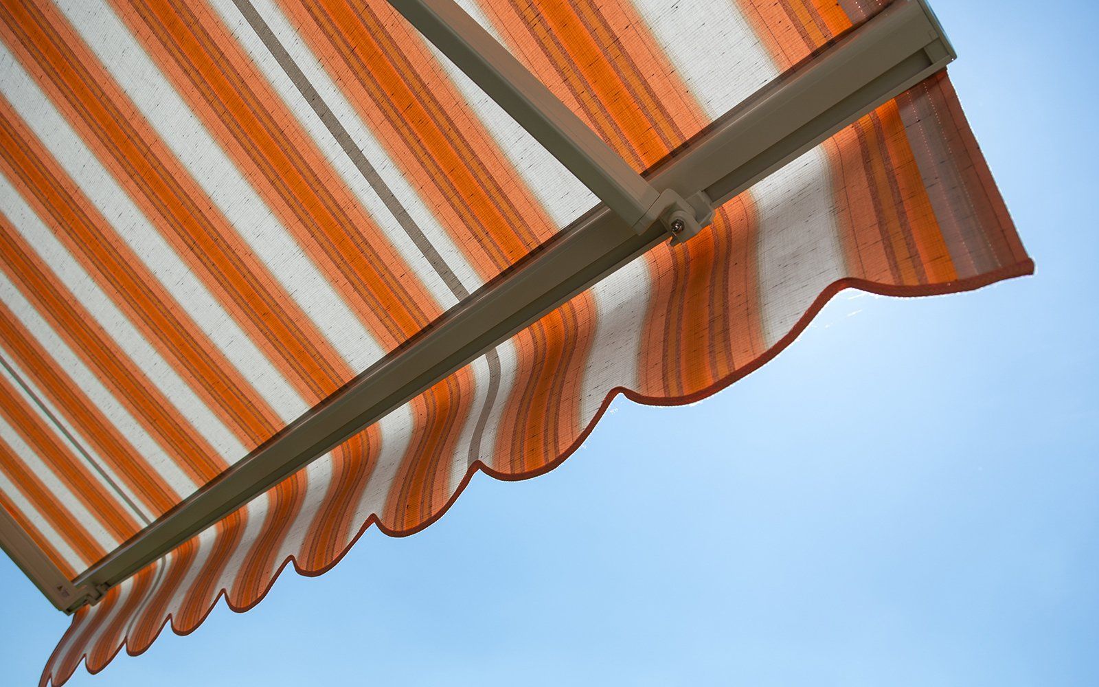 La tenda protegge dal sole caldo