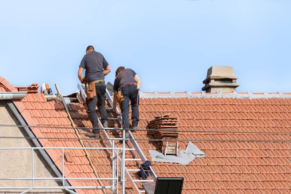 Cons of Staying Home During Roof Work