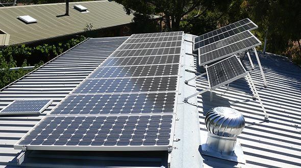 What Types of Solar Panels Work Best on Metal Roofs?