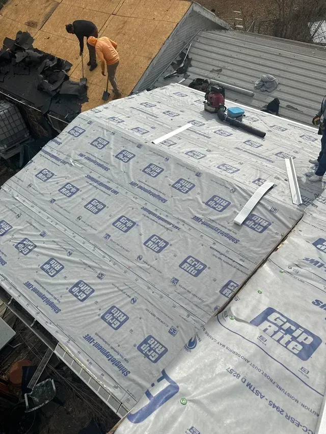 Working with Amish Roofer for Your Roof Inspection