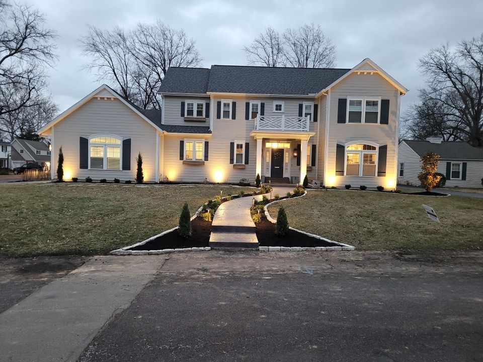 Outdoor Lighting — Arnold, MO — Red Oak Landscaping