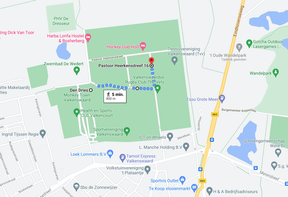 Een Google Maps-weergave van een wandelroute door een groen park in Putten, Nederland, met een timer van 6 minuten.