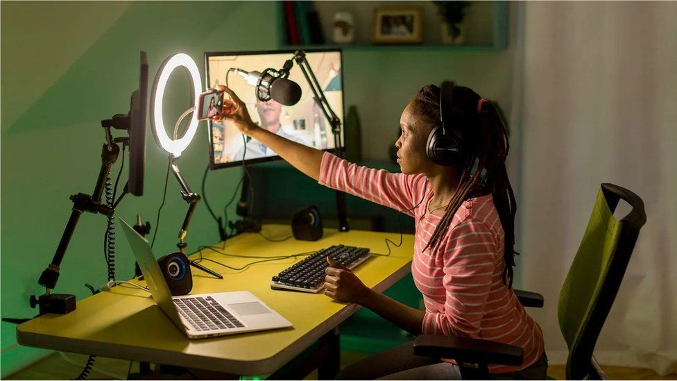 Créateur de contenu au Cameroun : se lancer et réussir dans le digital